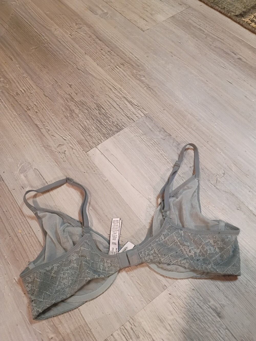Victoria Secret - Picture 3 of 5
